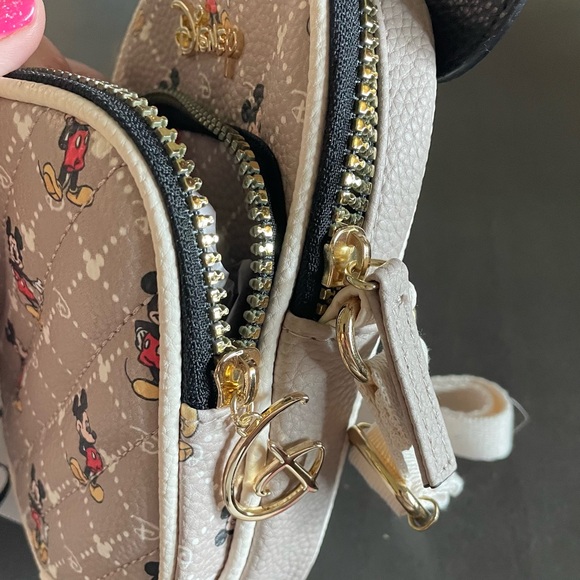 New Disney Mickie mouse ear purse - Picture 5 of 5